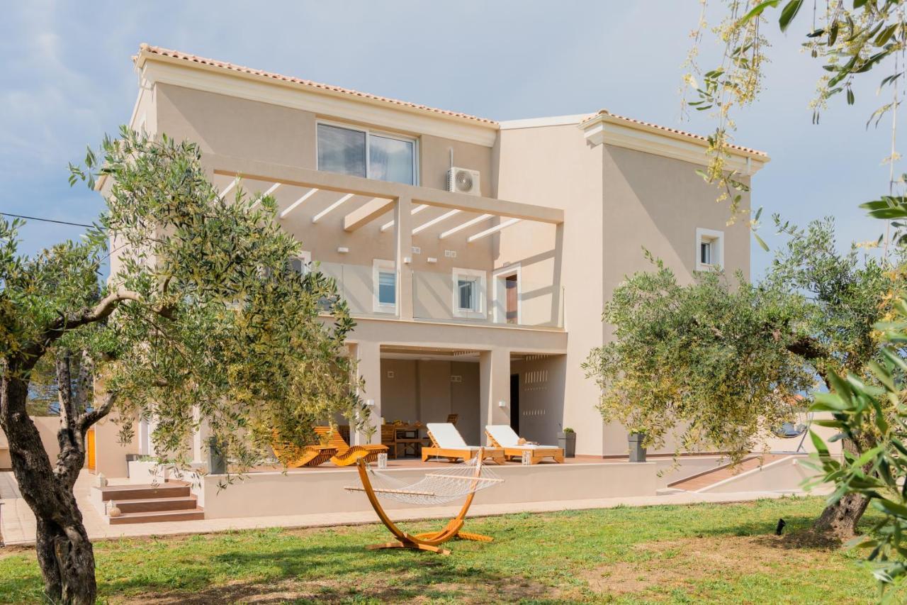 Melena Premium Suites Roda  Zewnętrze zdjęcie