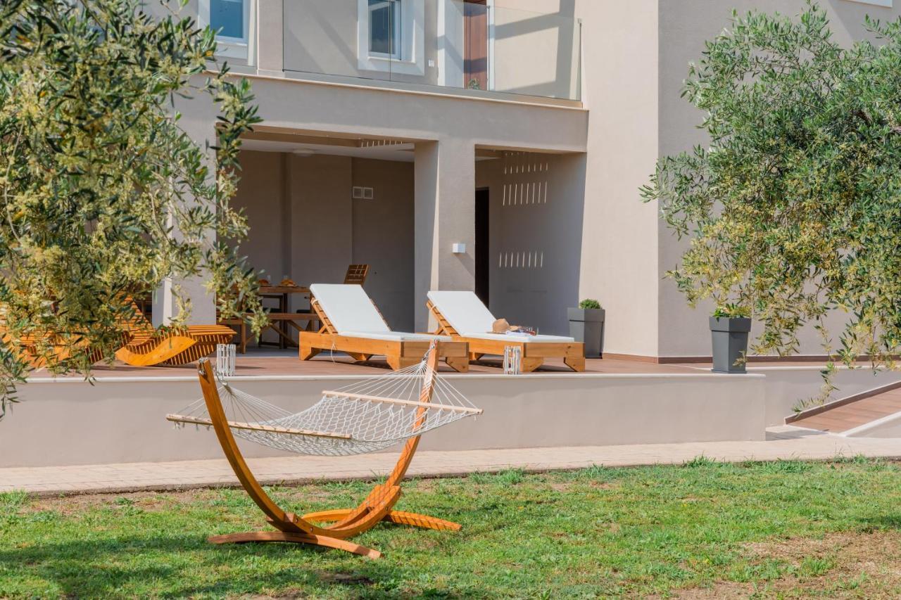 Melena Premium Suites Roda  Zewnętrze zdjęcie