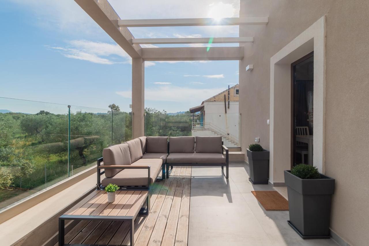 Melena Premium Suites Roda  Zewnętrze zdjęcie